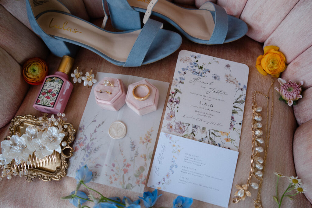 Colorful summer wedding at Heartland Meadows in Knoxville, Tennessee