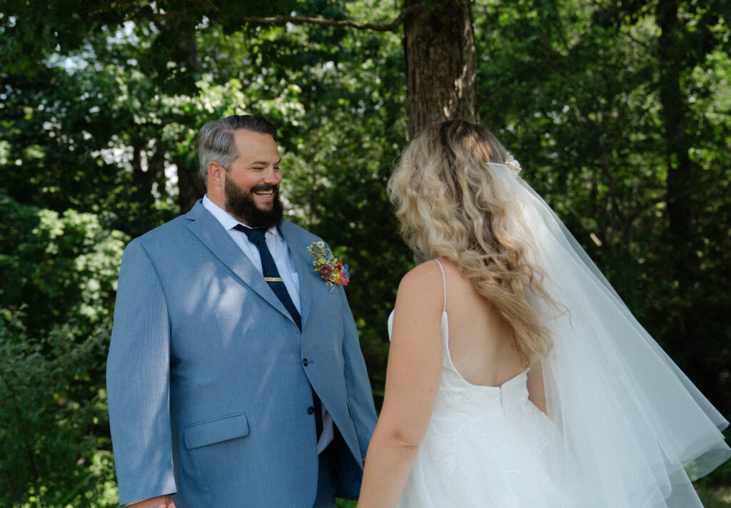 Colorful summer wedding at Heartland Meadows in Knoxville, Tennessee