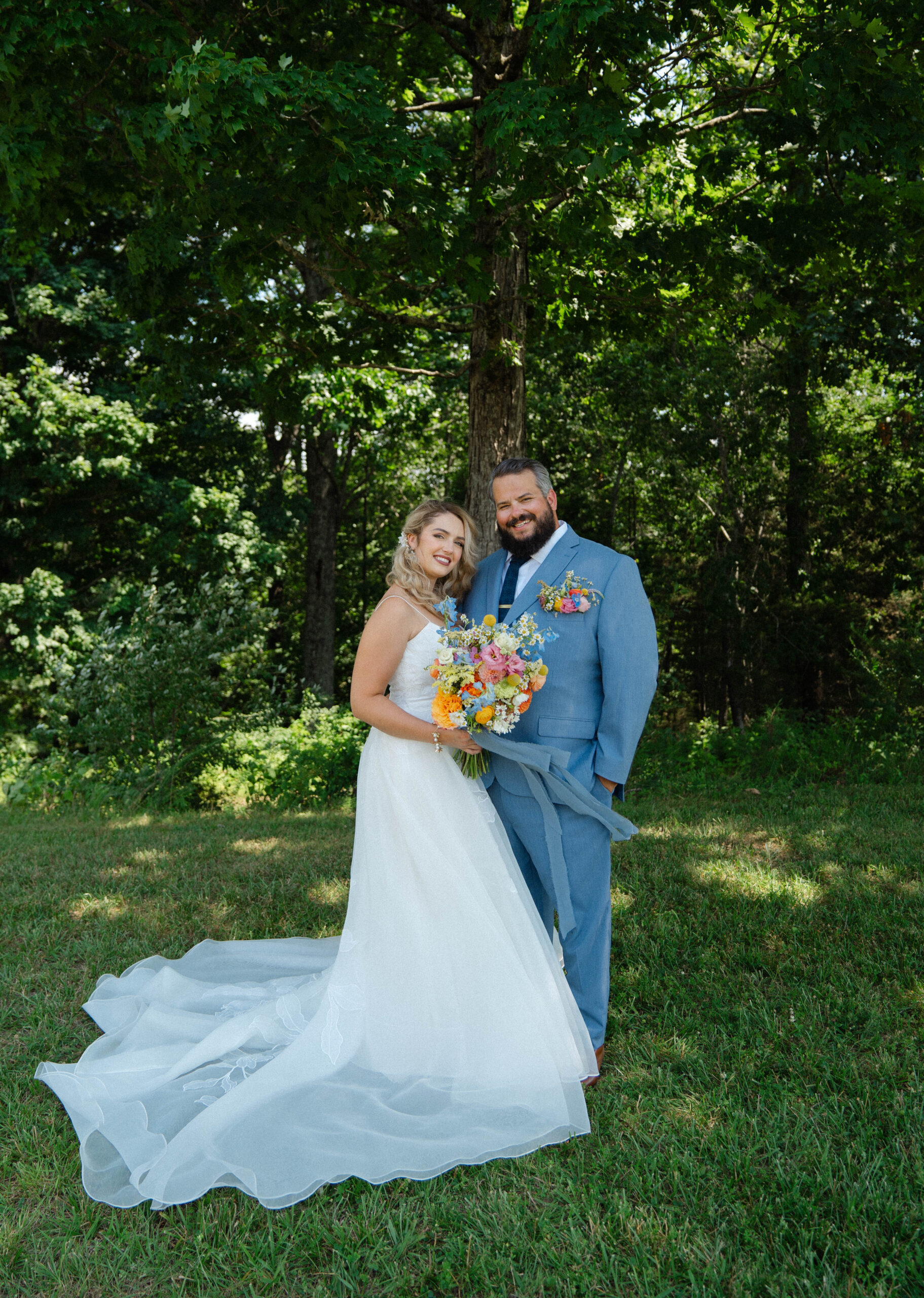Colorful Summer Wedding at Heartland Meadows in Knoxville, Tennessee