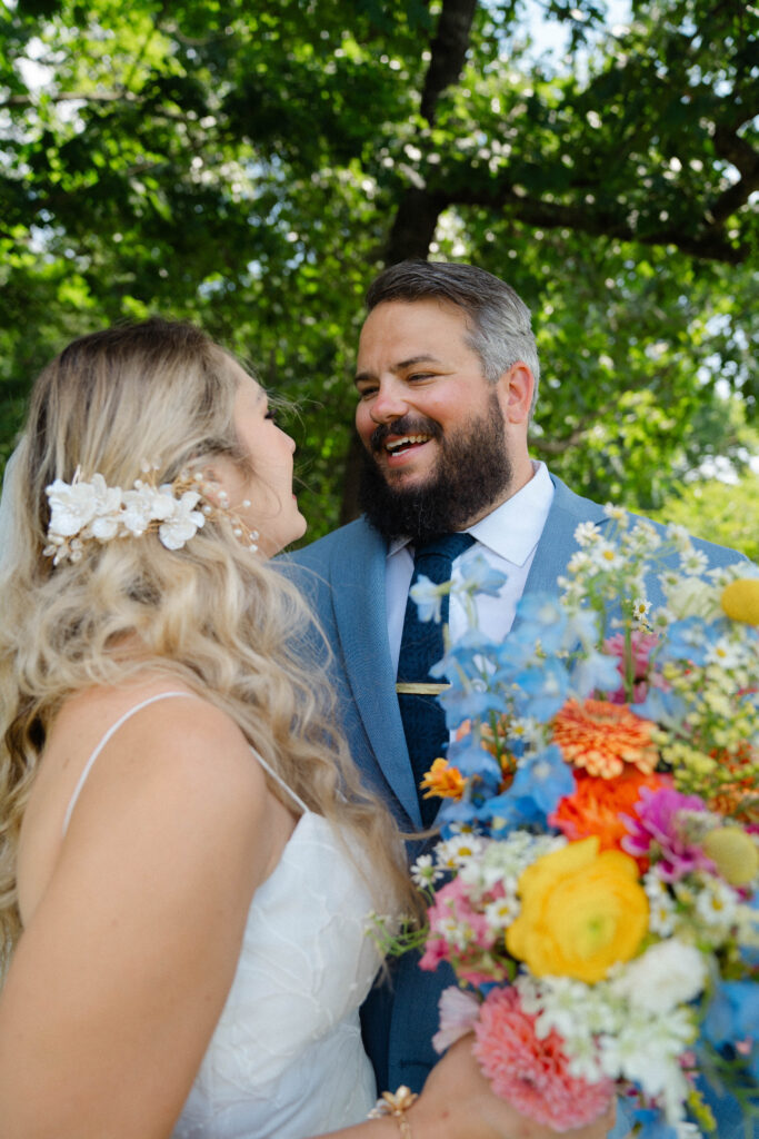 Colorful summer wedding at Heartland Meadows in Knoxville, Tennessee