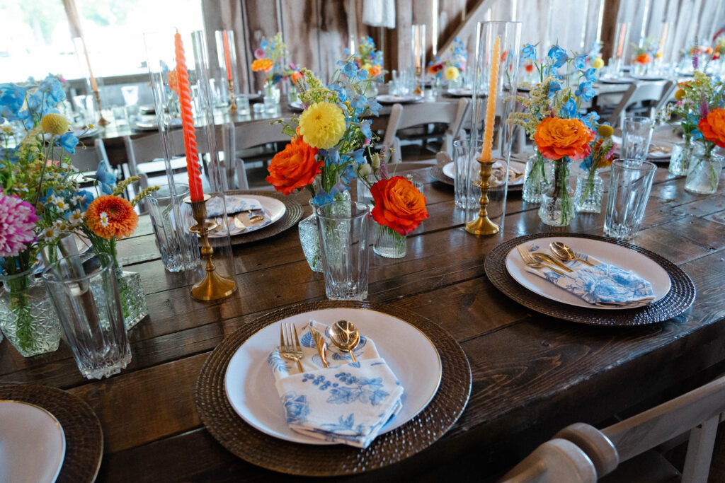 Colorful summer wedding at Heartland Meadows in Knoxville, Tennessee