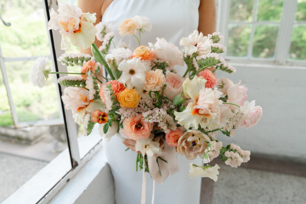 Classic Estate Wedding at the Bleak House in Knoxville, Tennessee