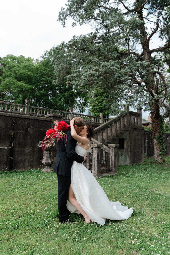 Estate Wedding at the Bleak House in Knoxville, Tennessee