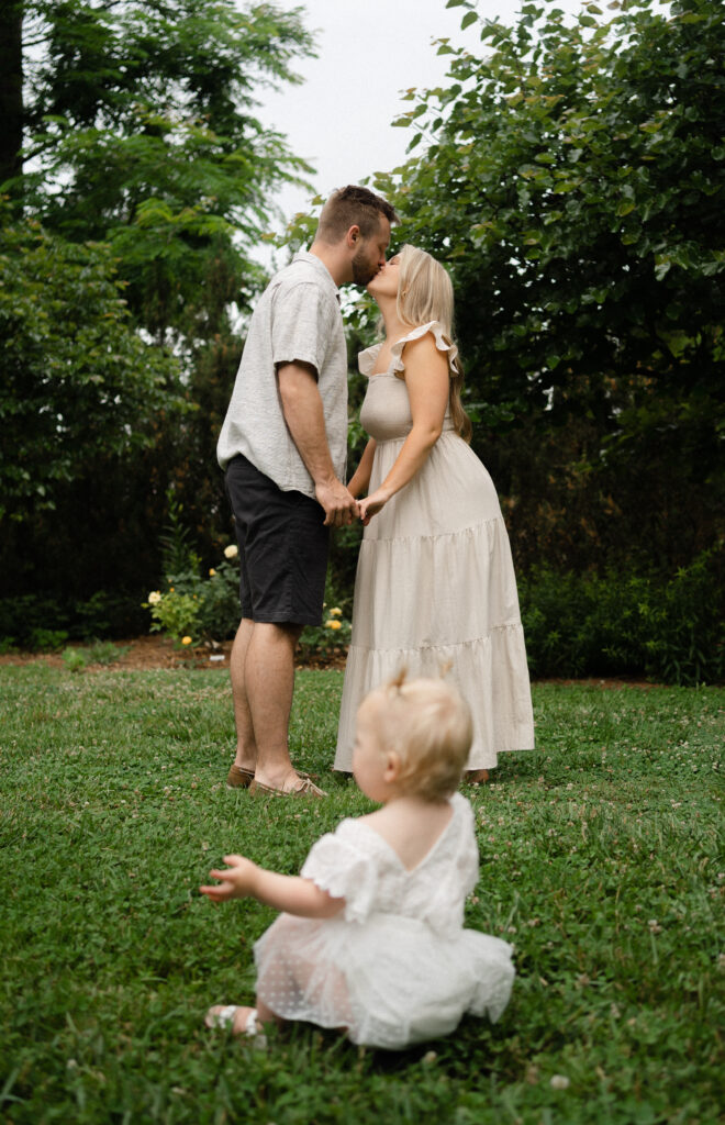 Spring Family Photography Session at Knoxville Botanical Gardens in Knoxville, Tennessee