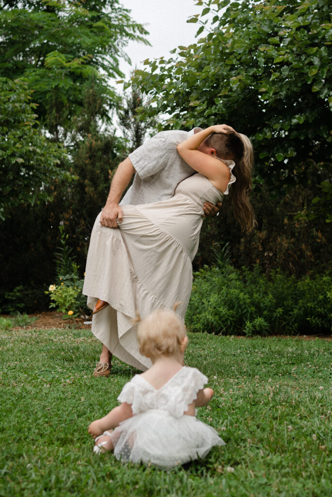Spring Family Photography Session at Knoxville Botanical Gardens in Knoxville, Tennessee
