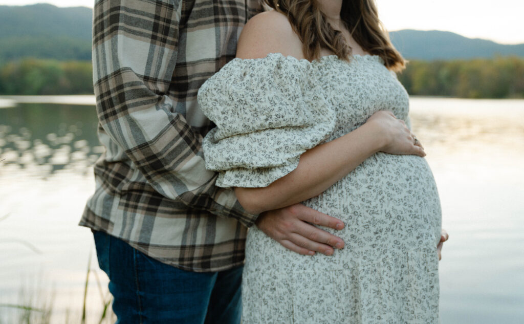 Maternity Session at Cove Lake State Park in Caryville, Tennessee - By Hayley Howard Photography