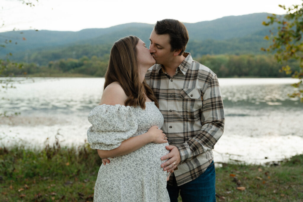 Maternity Session at Cove Lake State Park in Caryville, Tennessee - By Hayley Howard Photography