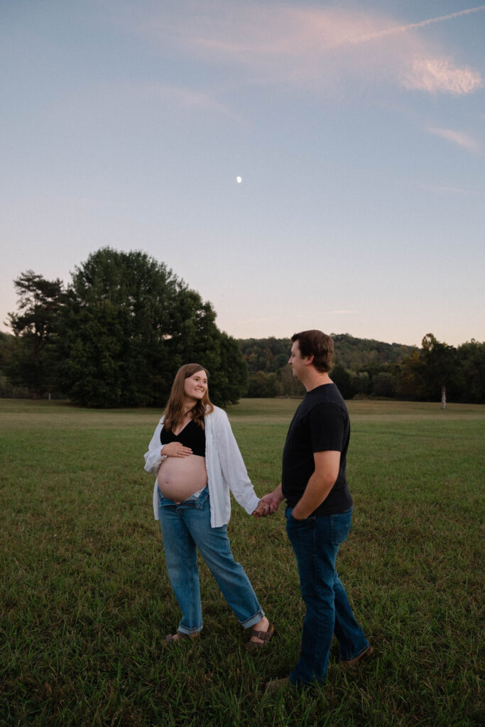 Maternity Session at Cove Lake State Park in Caryville, Tennessee - By Hayley Howard Photography