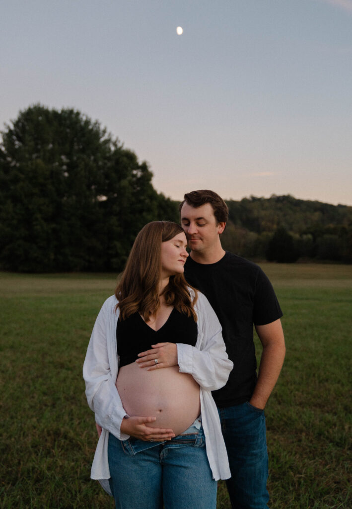 Maternity Session at Cove Lake State Park in Caryville, Tennessee - By Hayley Howard Photography
