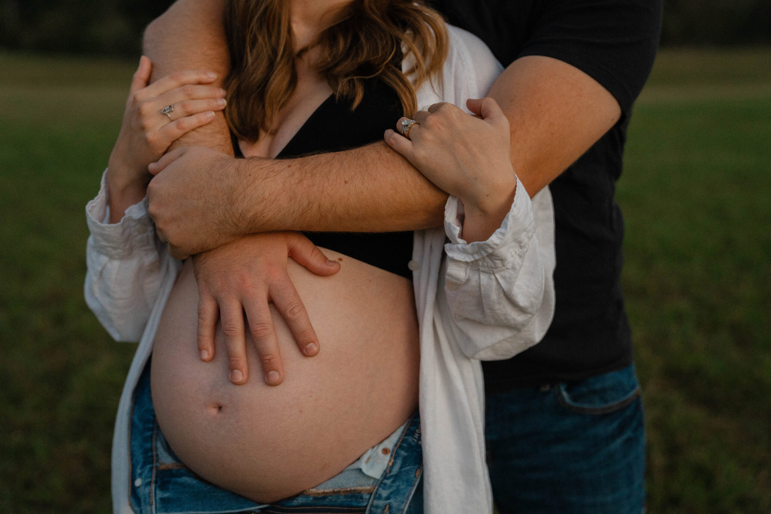 Maternity Session at Cove Lake State Park in Caryville, Tennessee - By Hayley Howard Photography