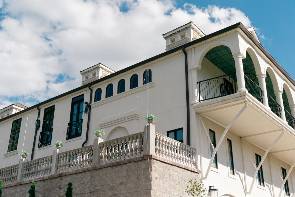 Wedding at the Dimora in Sparta, Tennessee - By Hayley Howard Photography